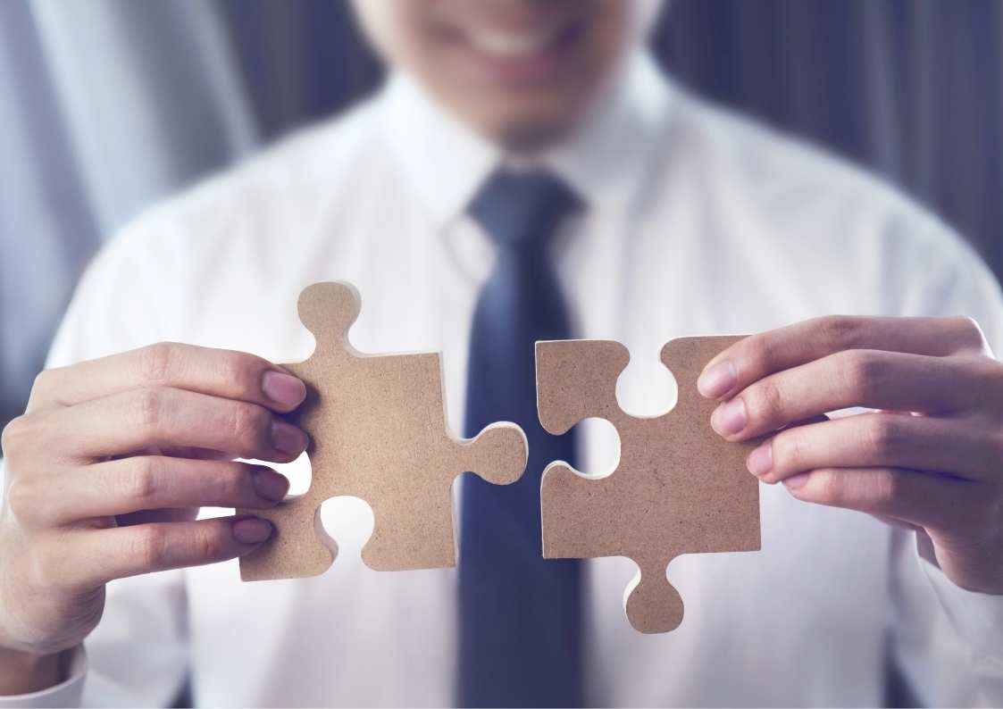 הלימודים מרחוק: כשהמדינה לא סייעה - אייל ורפי אדרעי מעמותת אחינועם נכנסים לתמונה